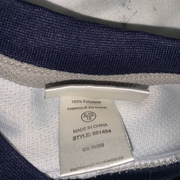 Maple leafs jersey - Picture 4 of 5